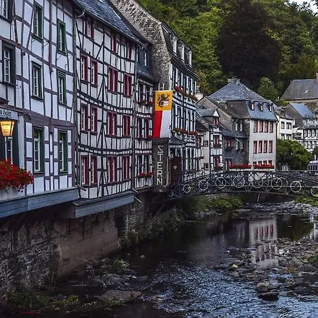 Sommerhaus Am Nationalpark Eifel Mit Sauna Und Whirlpool